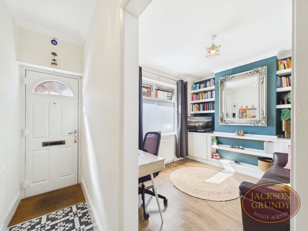 Property photo 2 of 18 Artizan Road