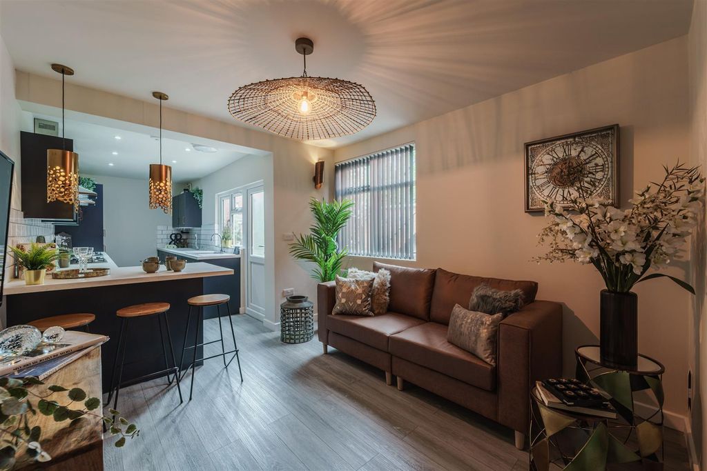 Property photo 2 of 8 Communal Area