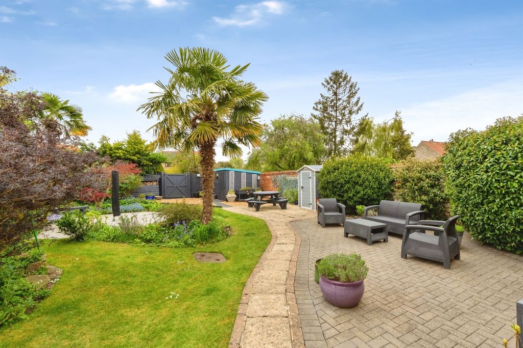 Property photo 2 of 19