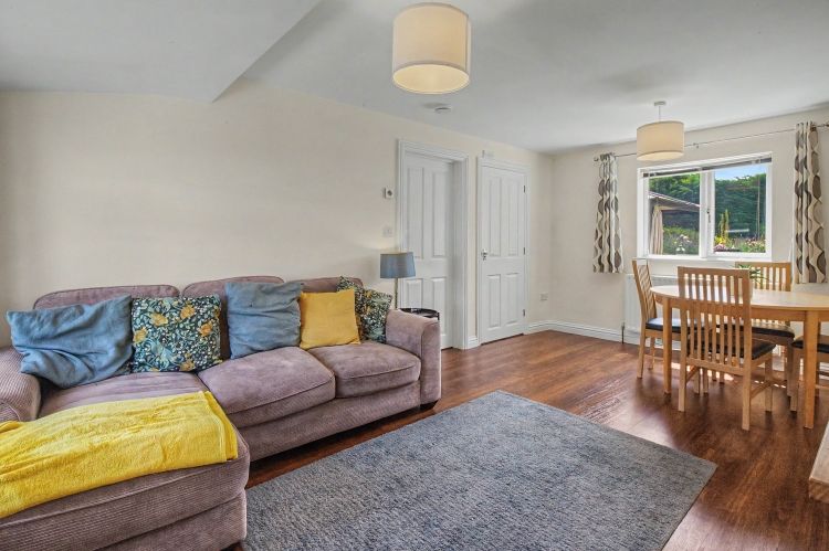 Property photo 2 of 8 332578