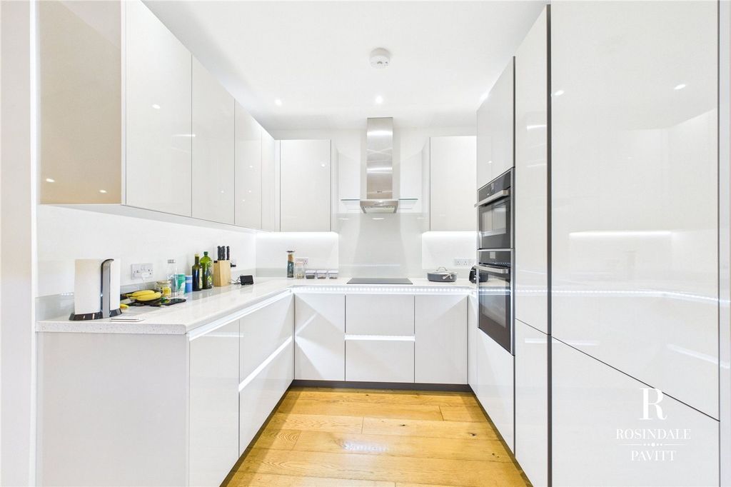 Property photo 2 of 24 Modern Kitchen