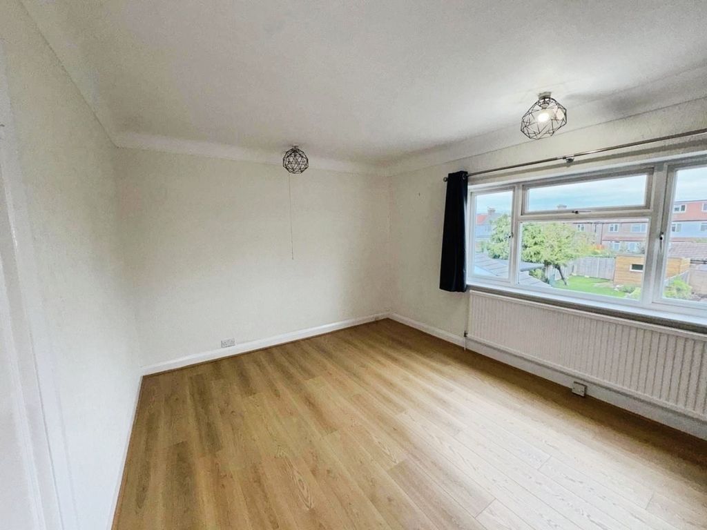 Property photo 1 of 12 Pbox-Bedroom-338839.Jpg