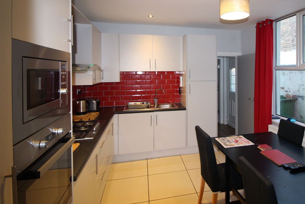 Property photo 1 of 4