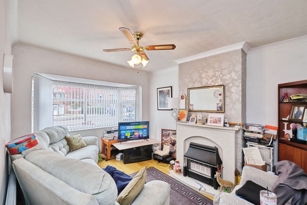 Property photo 2 of 17