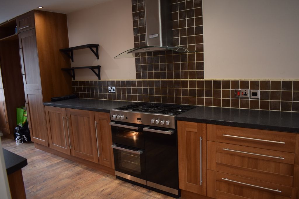 Property photo 3 of 35