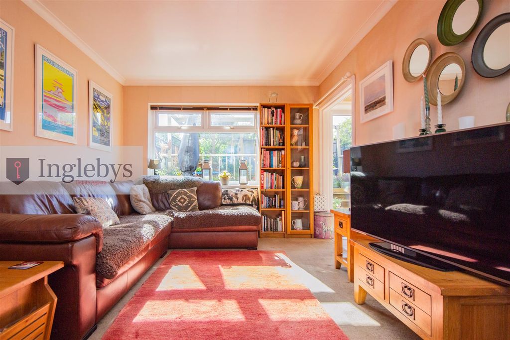 Property photo 3 of 45