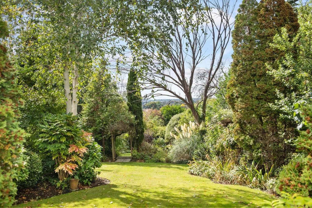 Property photo 3 of 33