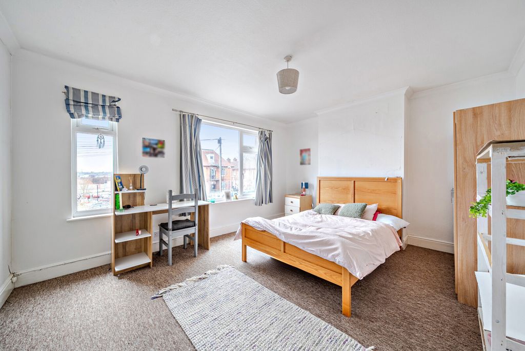 Property photo 2 of 12 1-69Ca78637Ae29-1...