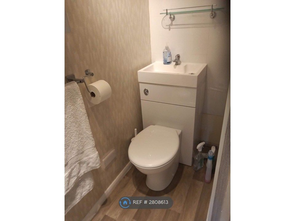 Property photo 3 of 8 Rm 1 Toilet