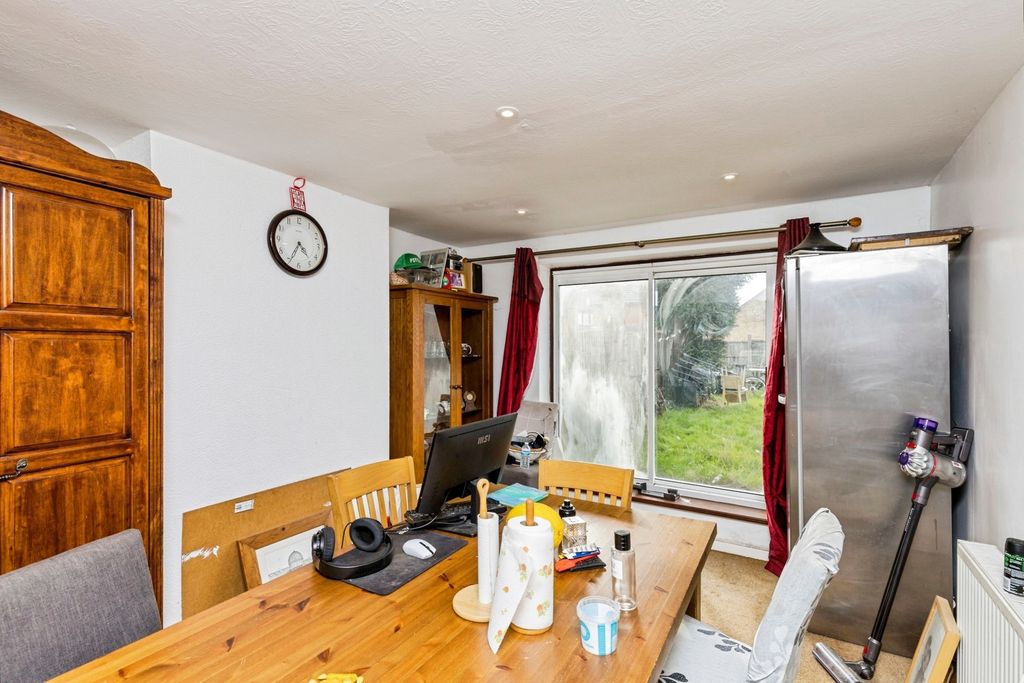 Property photo 3 of 16 Pbox-Img.Jpg