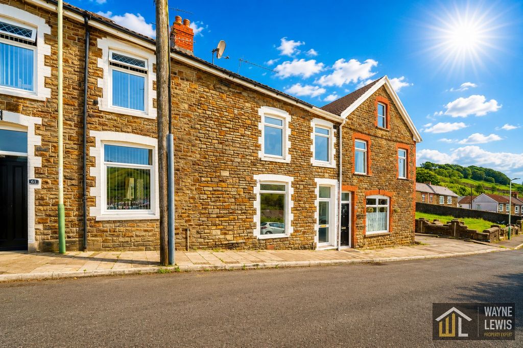 Property photo 1 of 40