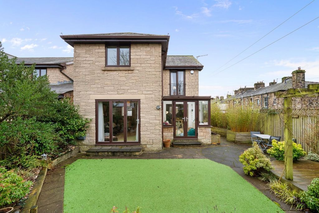 Property photo 2 of 32 9 Tower Court External-10.Jpg