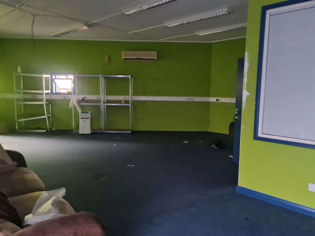 Property photo 1 of 10 Commercial Unit