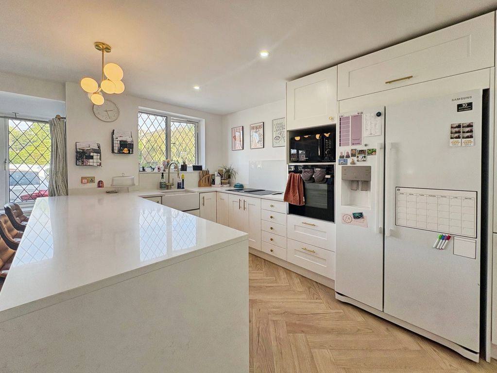 Property photo 3 of 10 Pbox-Img.Jpg
