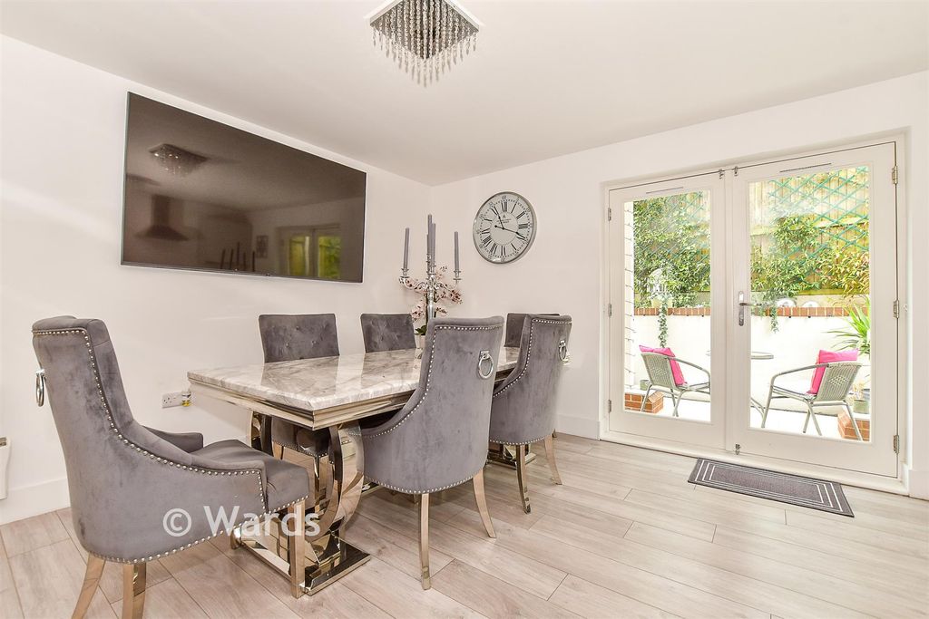 Property photo 3 of 8 Kitchen/ Diner