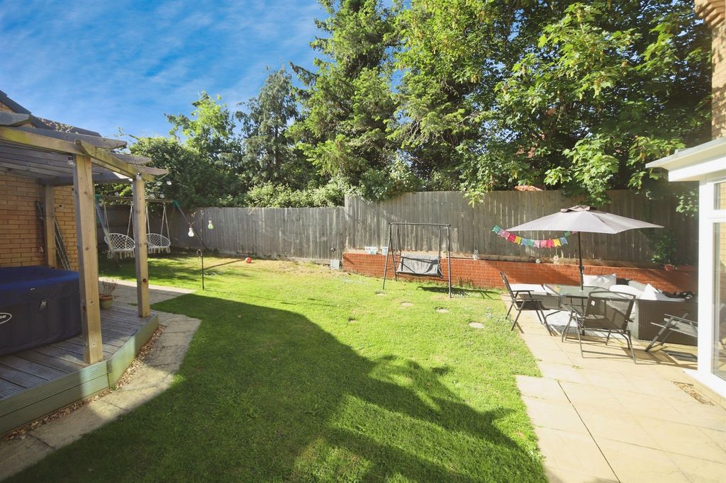 Property photo 2 of 21
