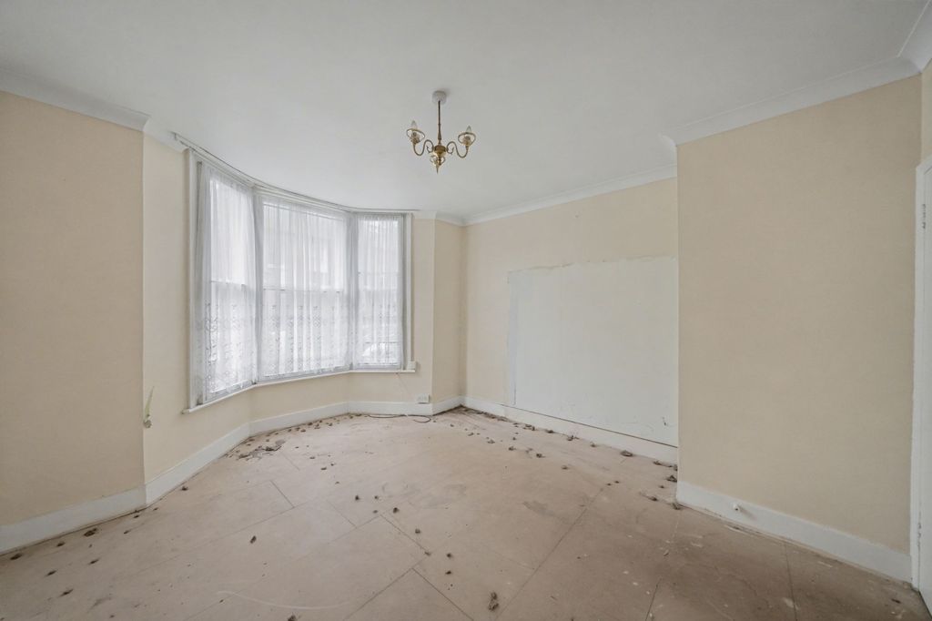Property photo 3 of 17 36B Archel Road, London, W14 9Qh