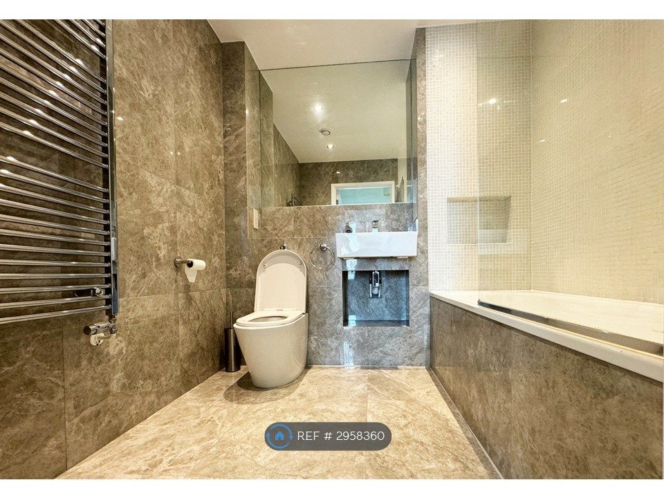 Property photo 3 of 13 Bathroom