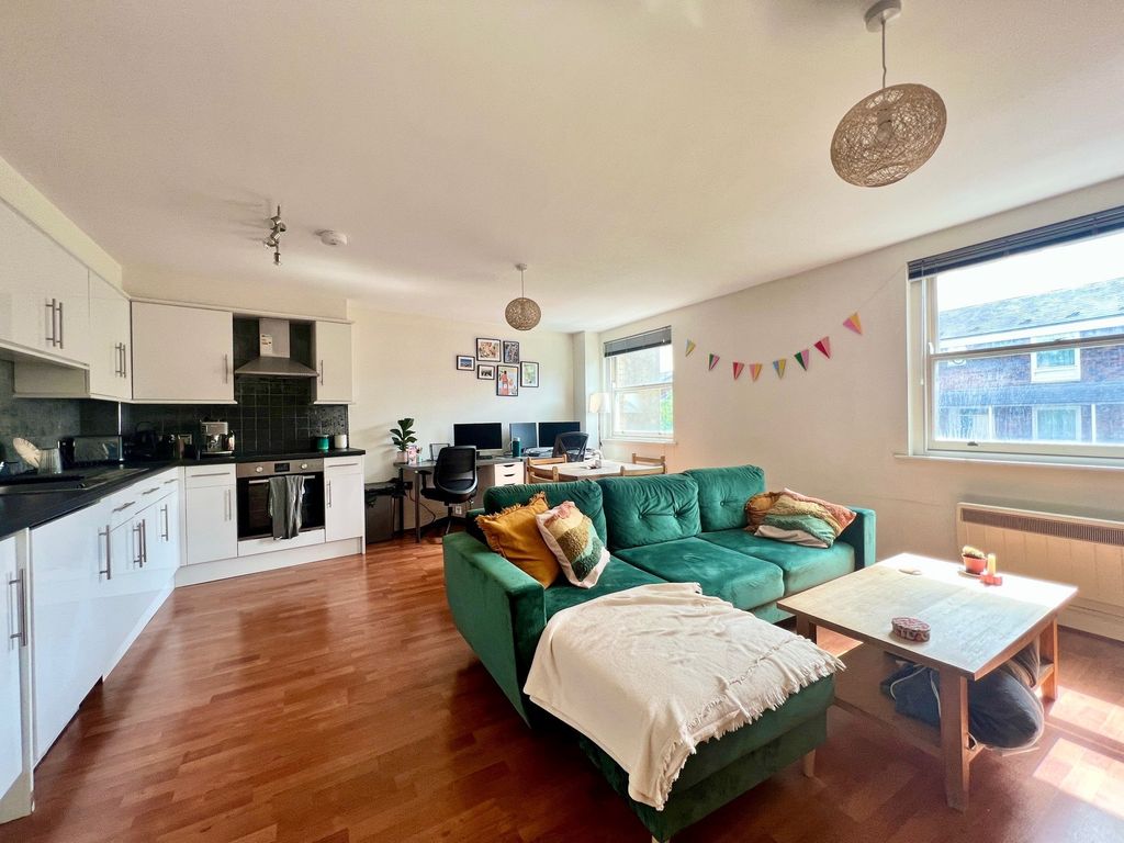Property photo 1 of 8