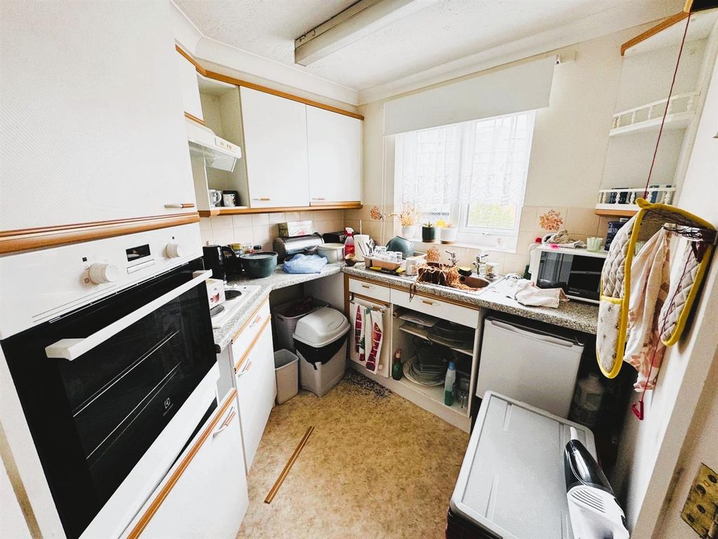 Property photo 3 of 6