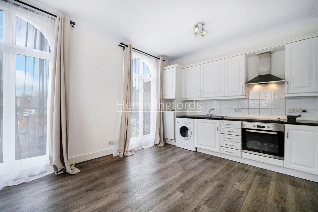 Property photo 1 of 13 Flat 1, 128B Camden Road - 7Axovw2Ye9Fd9208Myse.Jp