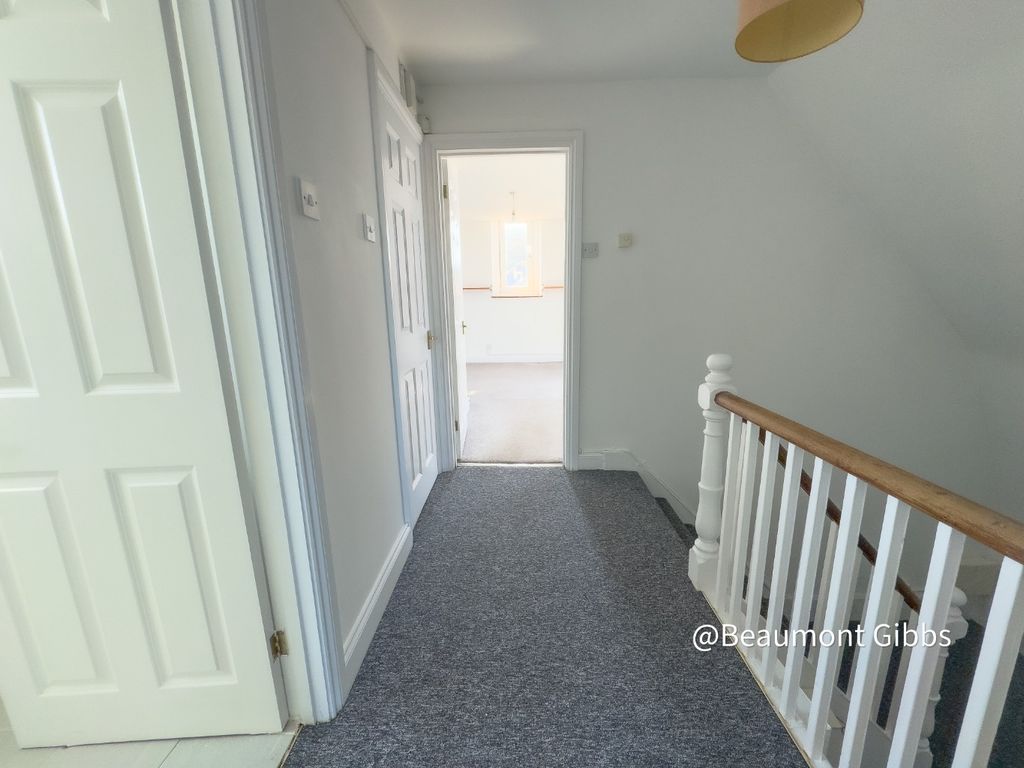 Property photo 3 of 17 3632504