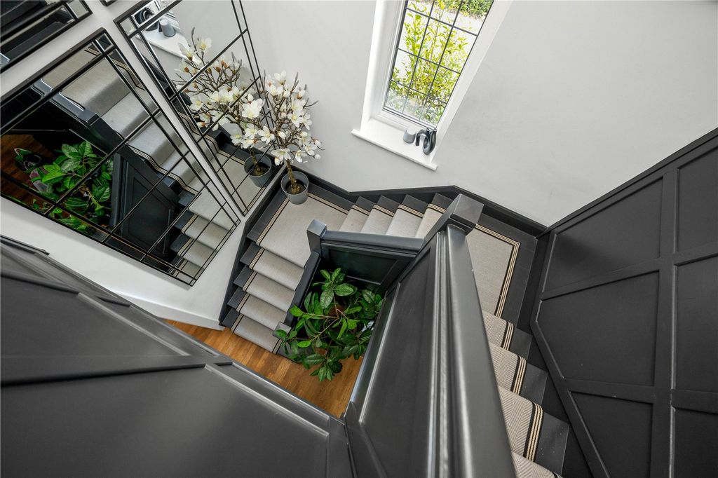 Property photo 3 of 23 Picture No. 25