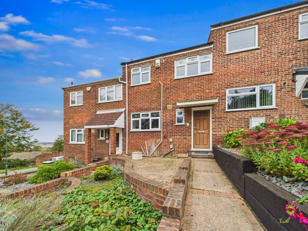 Property photo 1 of 12 Cam03779G0-Pr0300-Still013