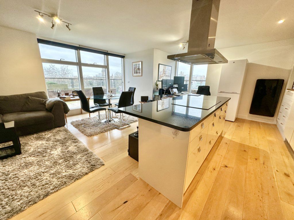 Property photo 2 of 24