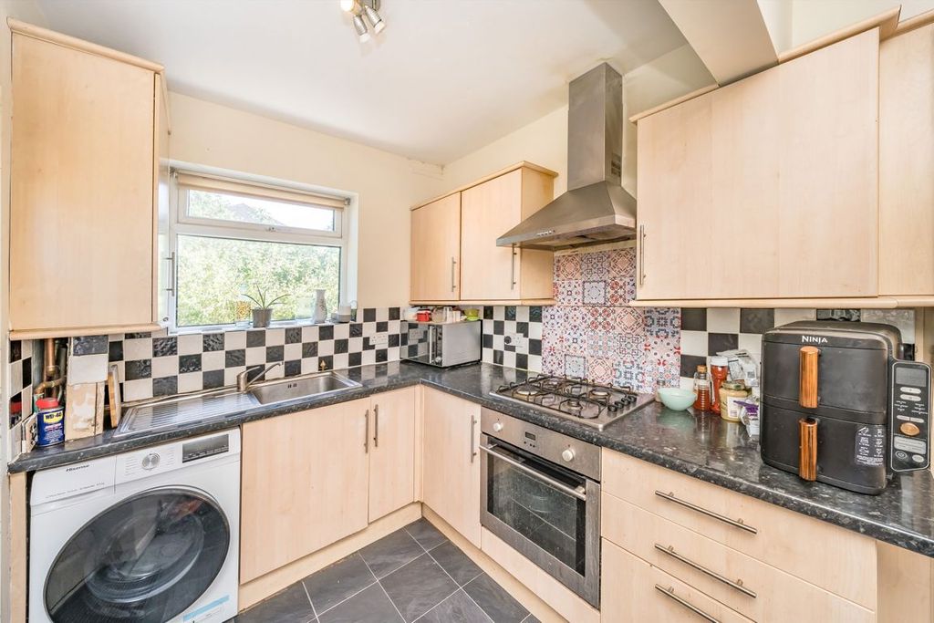 Property photo 3 of 5