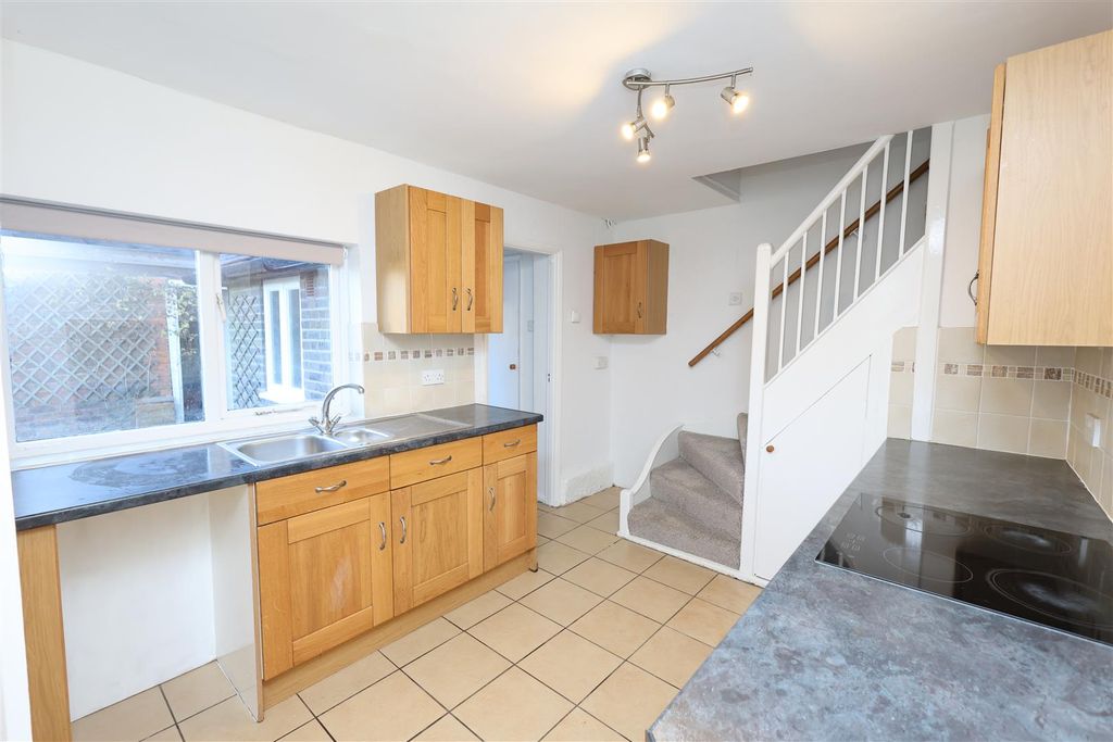 Property photo 2 of 25 Kitchen