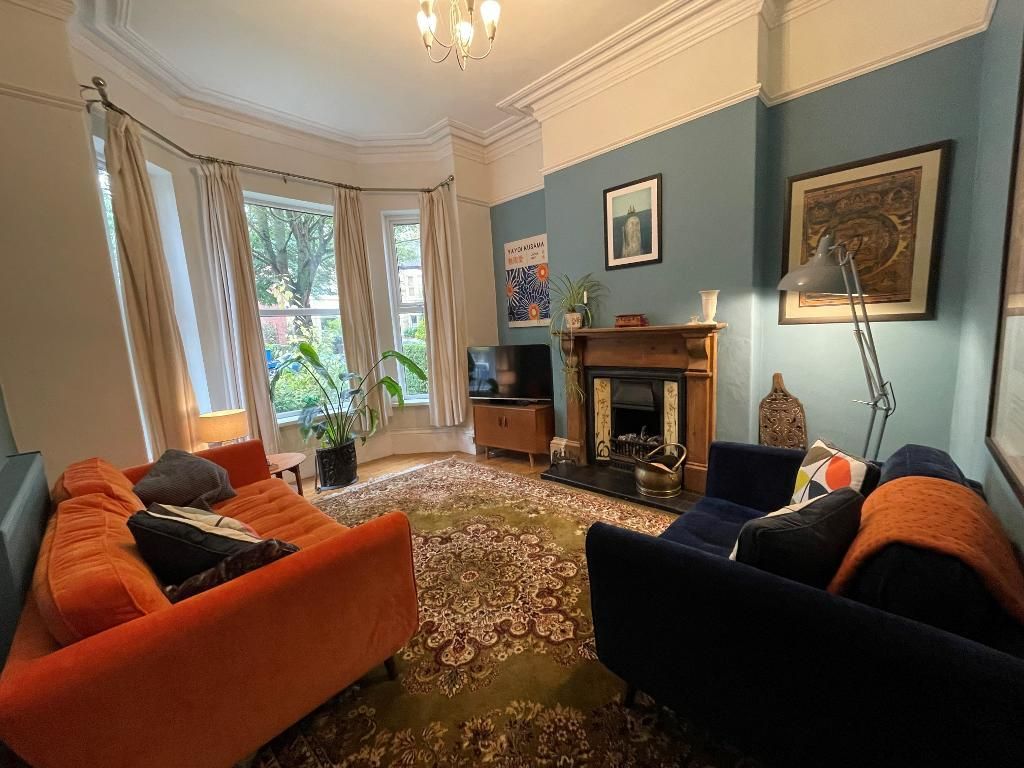 Property photo 2 of 13 Lounge