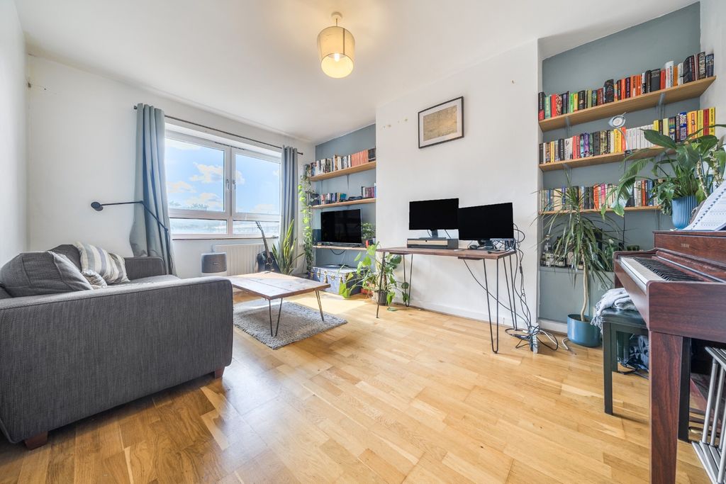 Property photo 1 of 13 4009810