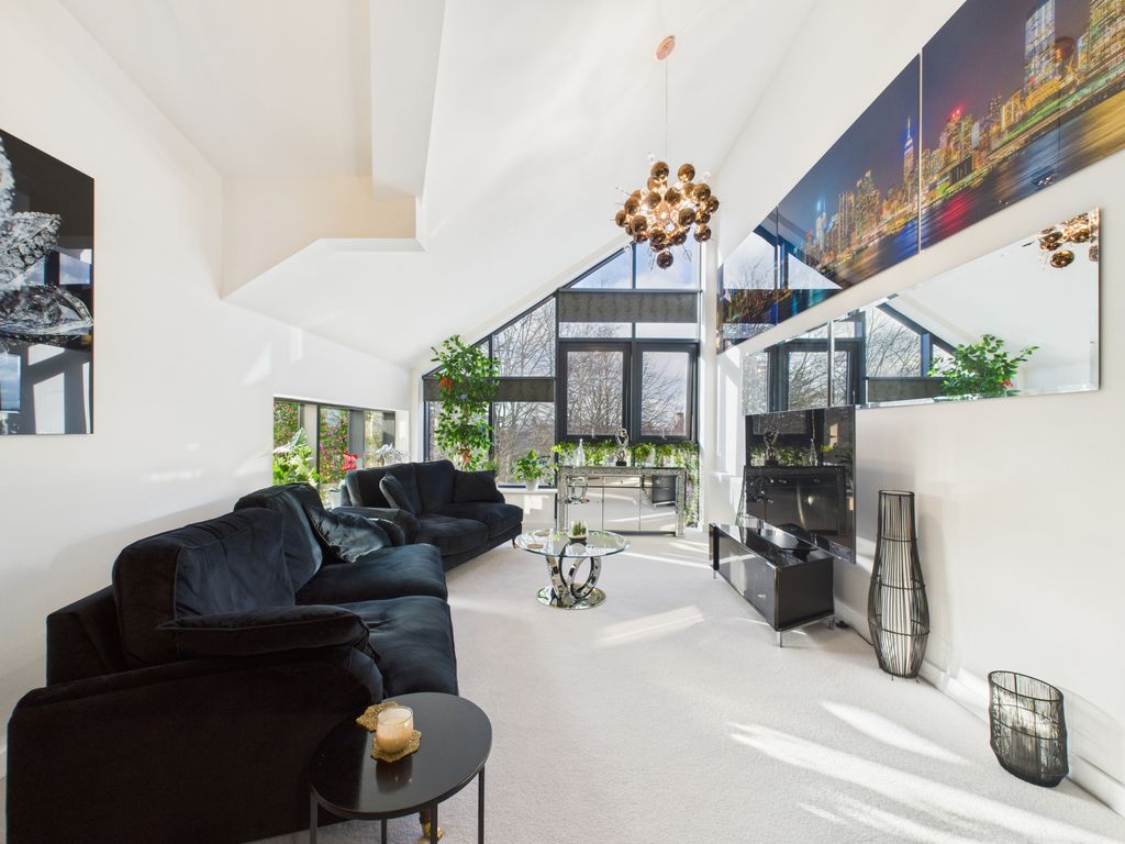 Property photo 2 of 24