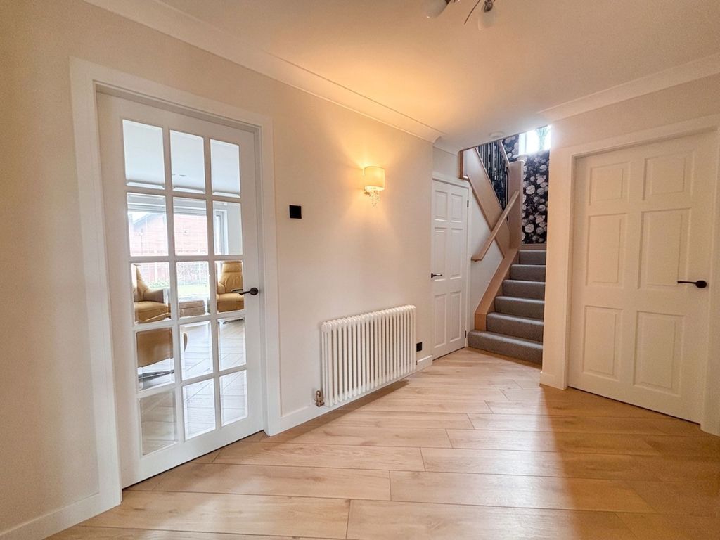 Property photo 2 of 28