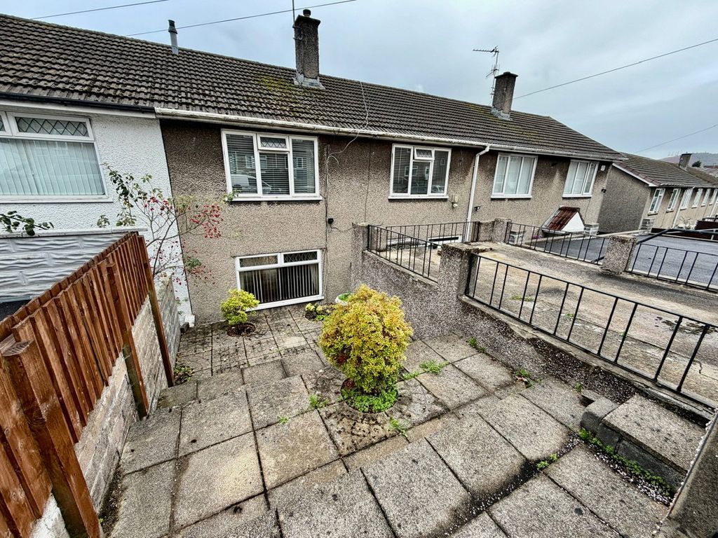Property photo 1 of 27