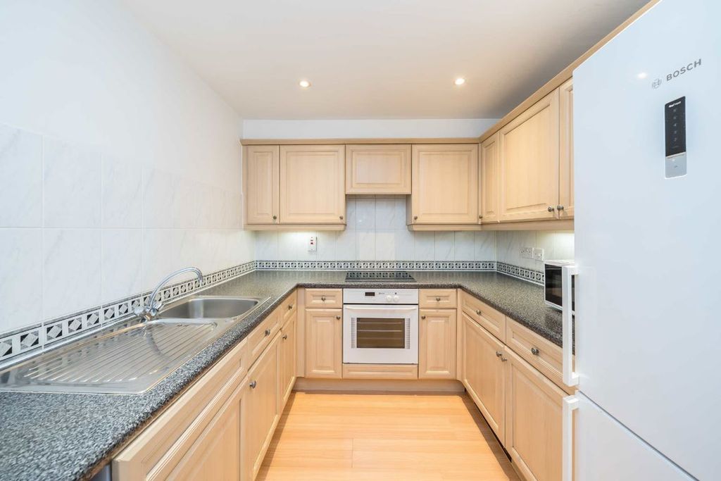 Property photo 3 of 5