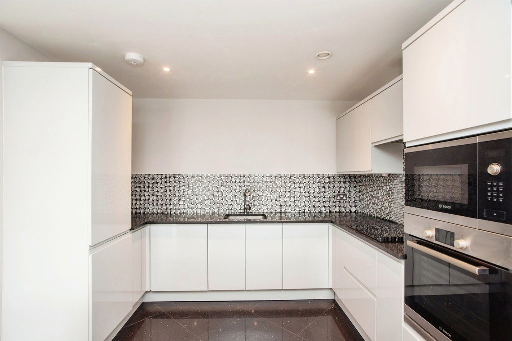 Property photo 2 of 9 Kitchen