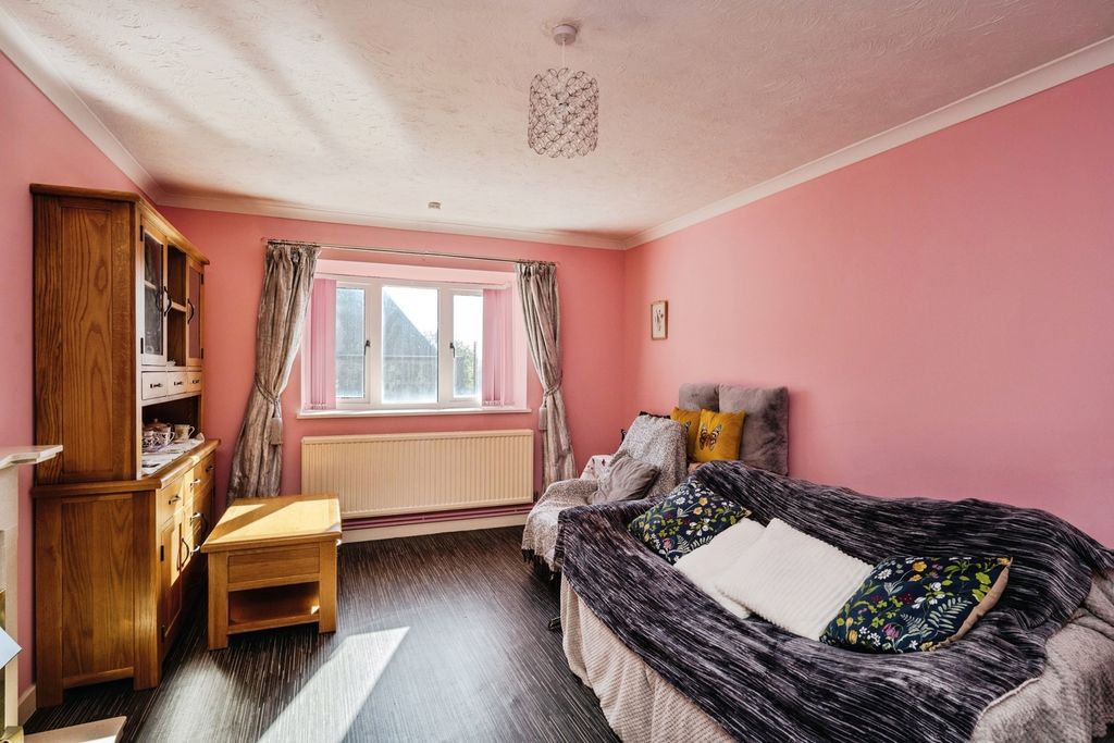 Property photo 3 of 18 Pbox-Img.Jpg