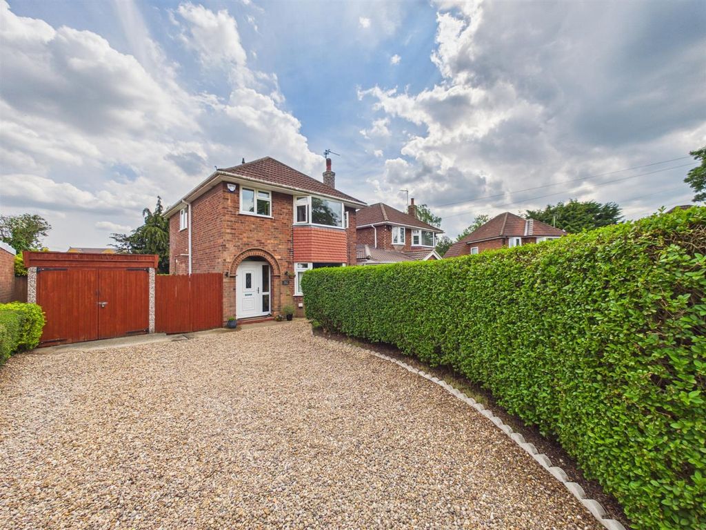 Property photo 1 of 16 Outside