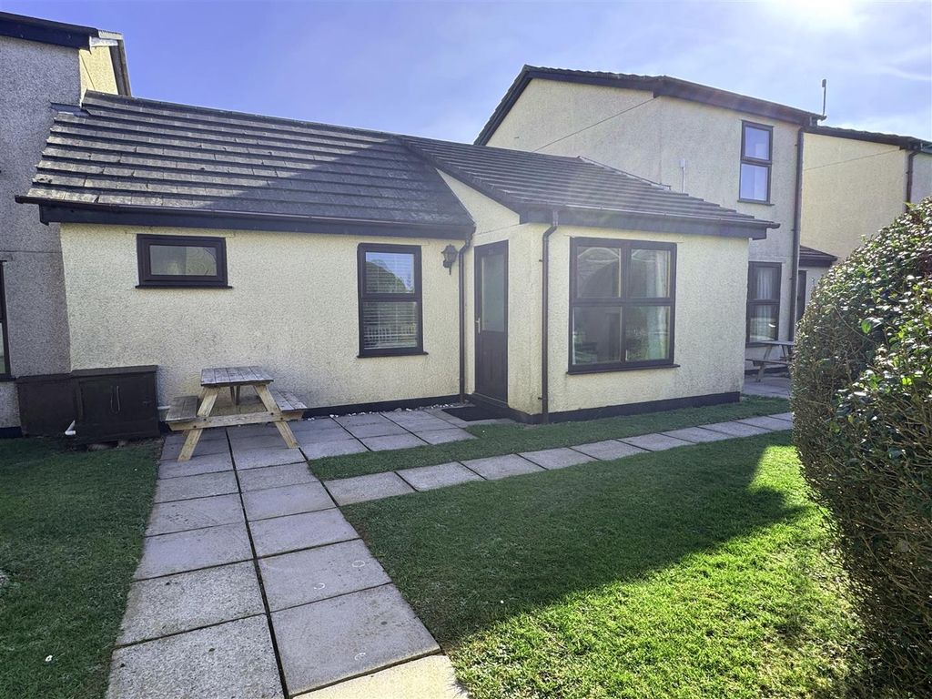 Property photo 1 of 20 Front