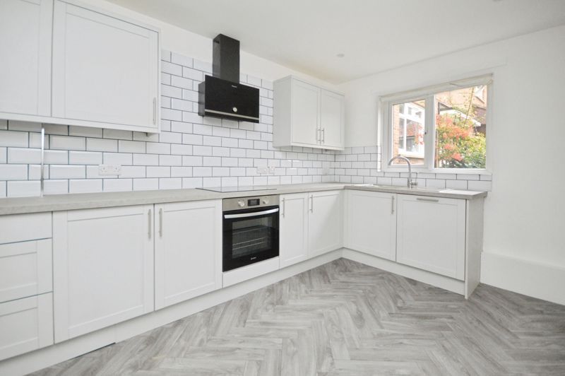 Property photo 2 of 11 Kitchen