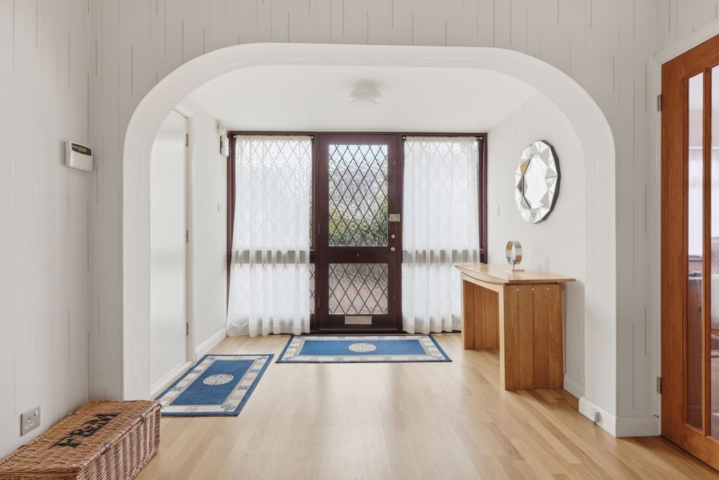 Property photo 3 of 21 Picture No. 11