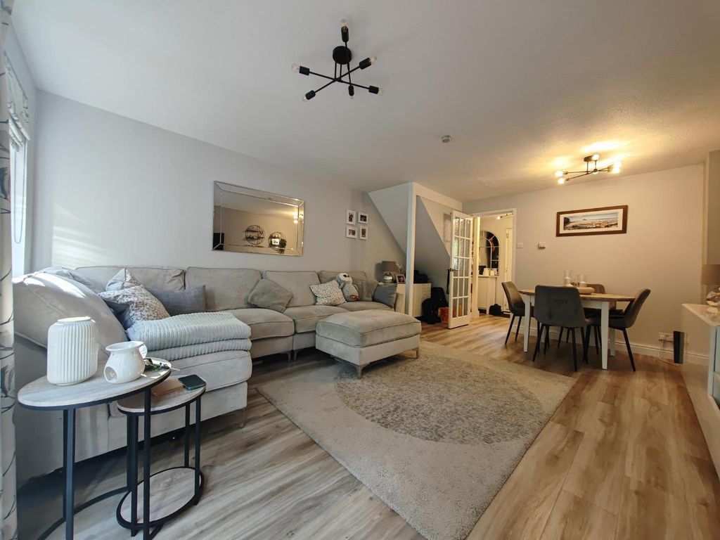 Property photo 2 of 10 1000002859.Jpg