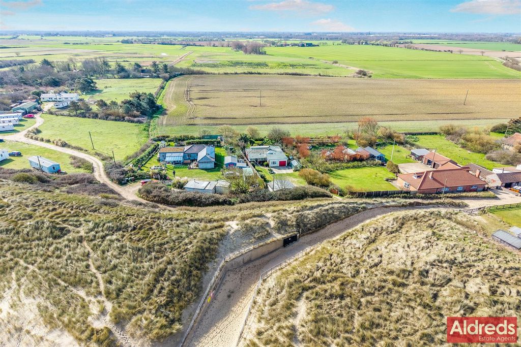 Property photo 3 of 25 North Gap