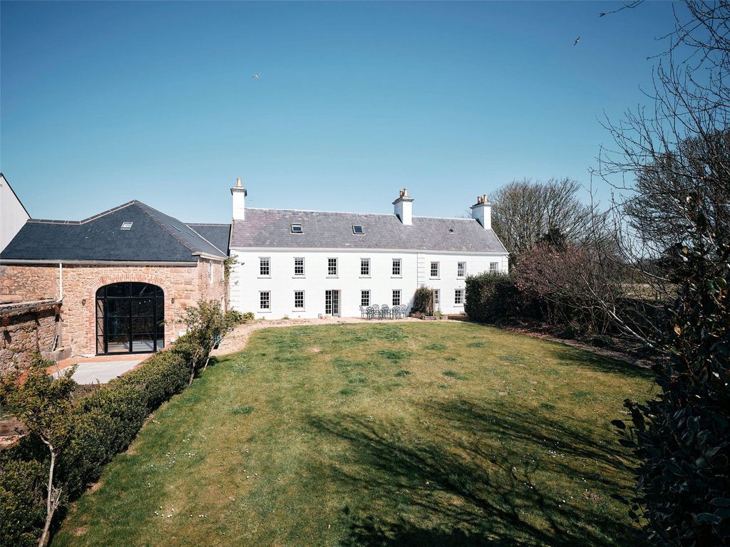 Property photo 1 of 21 External