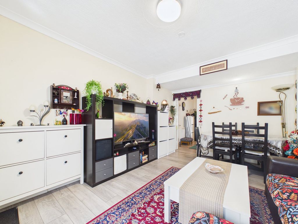 Property photo 3 of 9