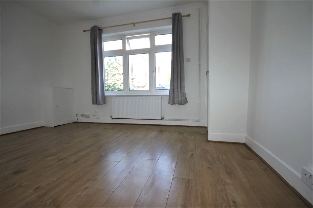 Property photo 2 of 11 Living Room