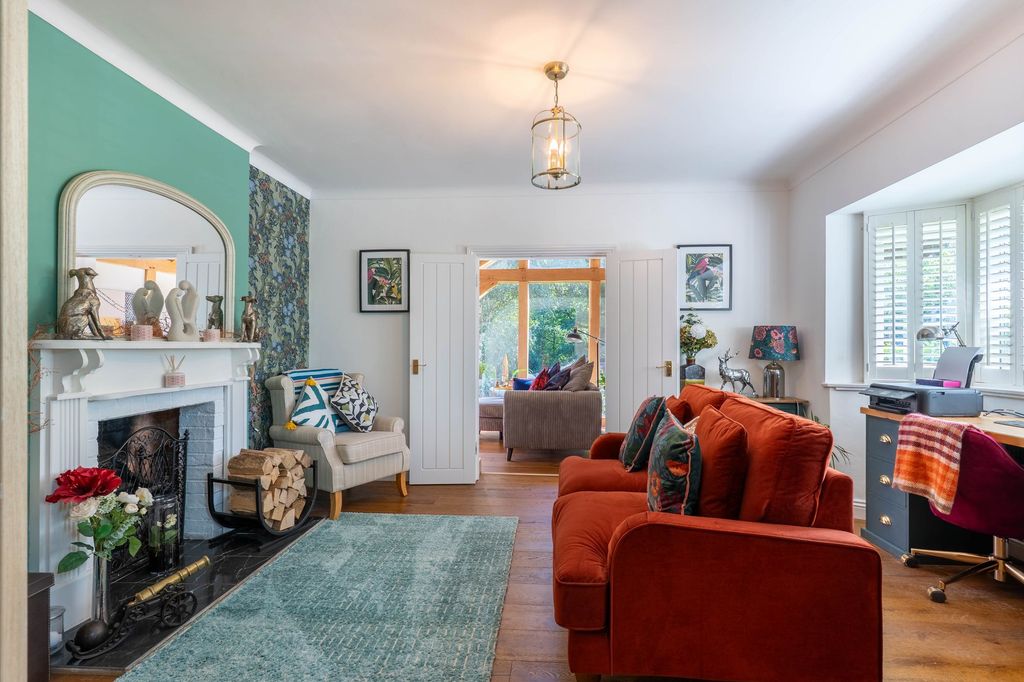 Property photo 2 of 40