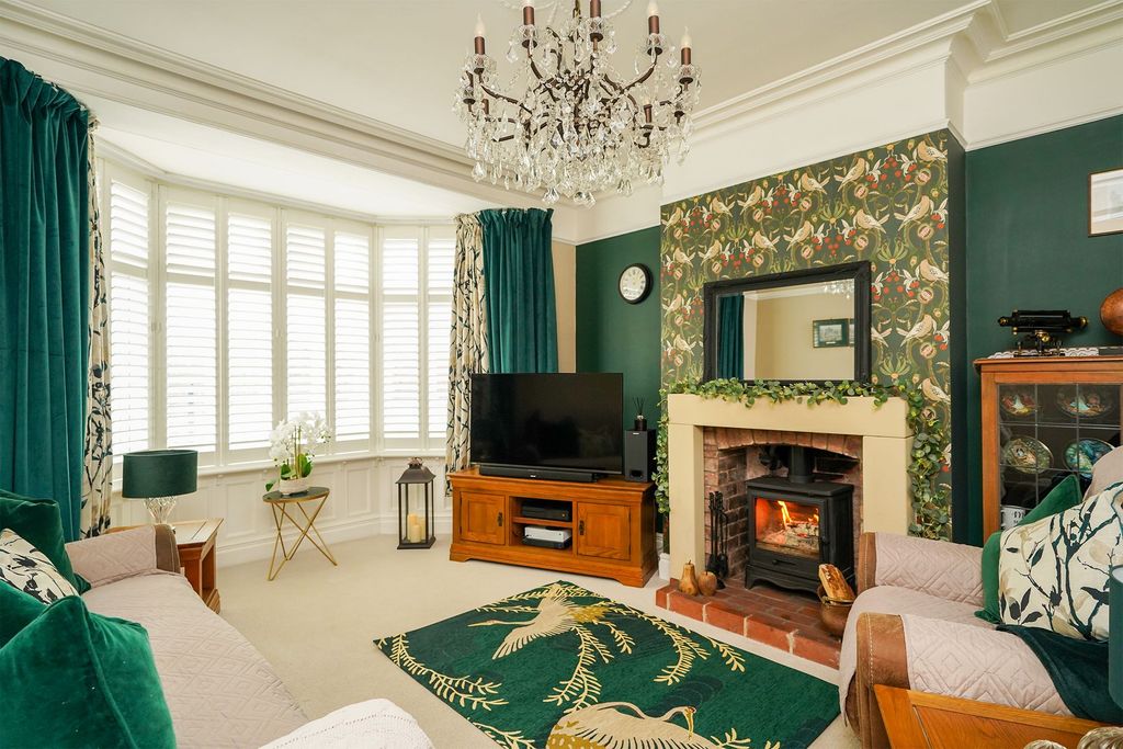 Property photo 2 of 36